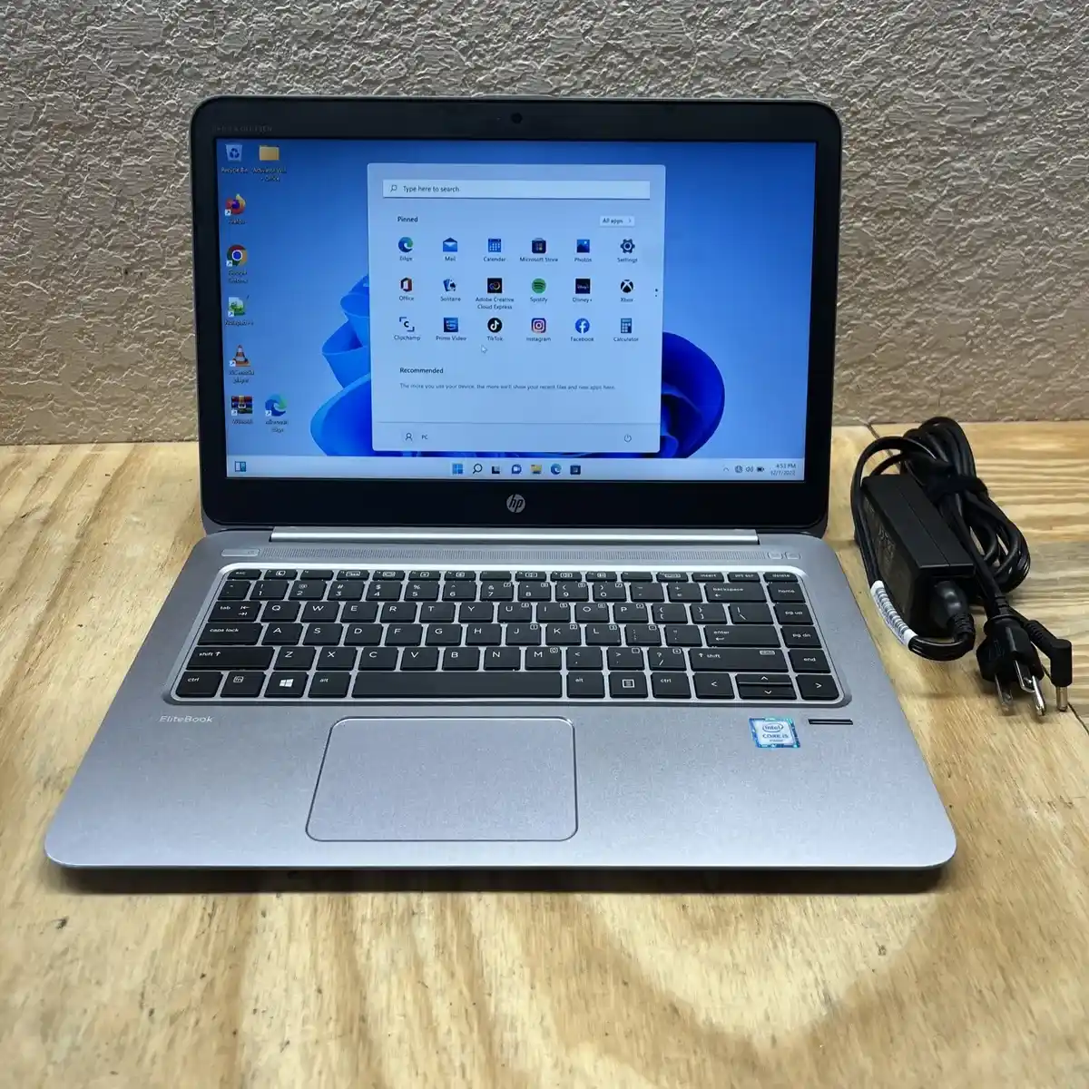 Hp Elitebook Folio 1040 G3  Processor Core I7 6Th Generation  Speed 2.60Ghz 16Gb Ram Ssd 512Gb.   Windows 10 Pro 64-Bit  Non Touch