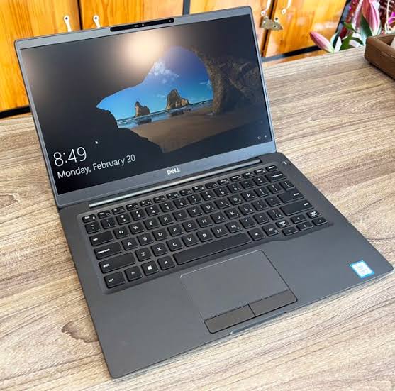Dell Latitude 7400 Carbon Fiber Core I5 8365U 8Gb 256Gb Ssd 14 Inch Fhd 1.60Ghz Up To 4.10Ghz Win 10 Pro 4Hrs