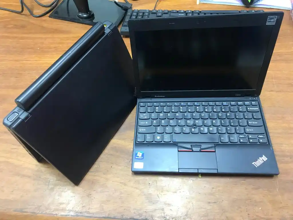 Lenovo X120E Duo Ram 4Gb Hdd 320 Speed 1.60Ghz Display Inch 11 Battery 2Hrs Free Window And Office Program