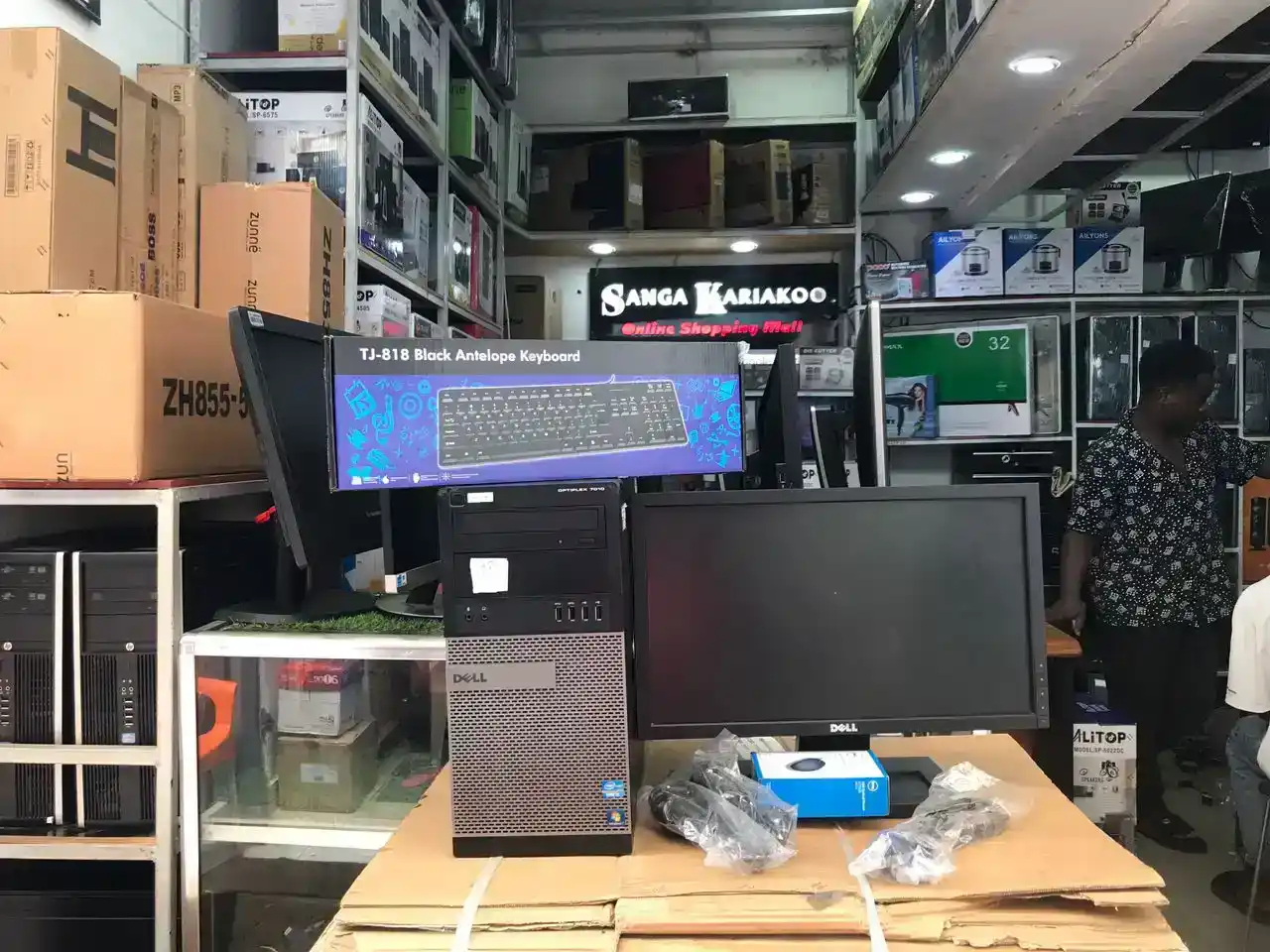 Dell Ya Kusimama Core I3 Ram 4Gb Hdd 500Gb Na Kioo Inch 19 Full Set