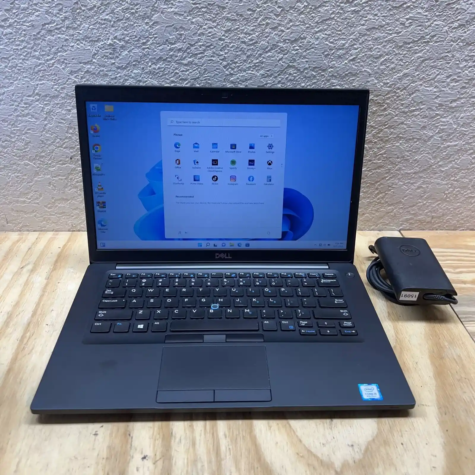 Dell 7490 Core I7 8Th Generation Speed 2.1Ghz 8Gbram Ssd256Gb Backlit Keyboard 😊✅Windows 10 Pro 64-Bit 