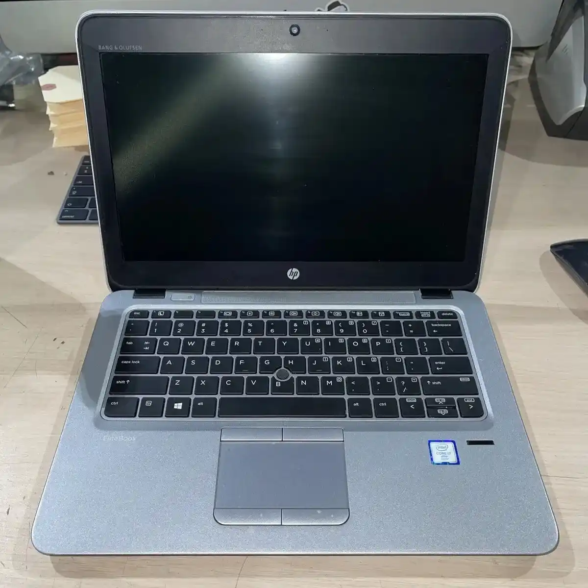 Hp Elitebook 820 G3 Core I5 6Th Gen Ram 8Gb Hdd 500 Speed 2.5Ghz Inch 12.5' Battery 3Hrs  Non-Touch Full Installation. 