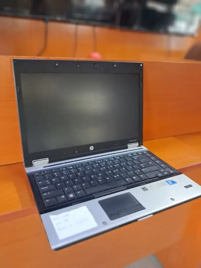 Hp 8440P Core I5  Speed 2.4 Ghz Ram 4Gb  Hdd 500Gb Windows Pro Bit 64