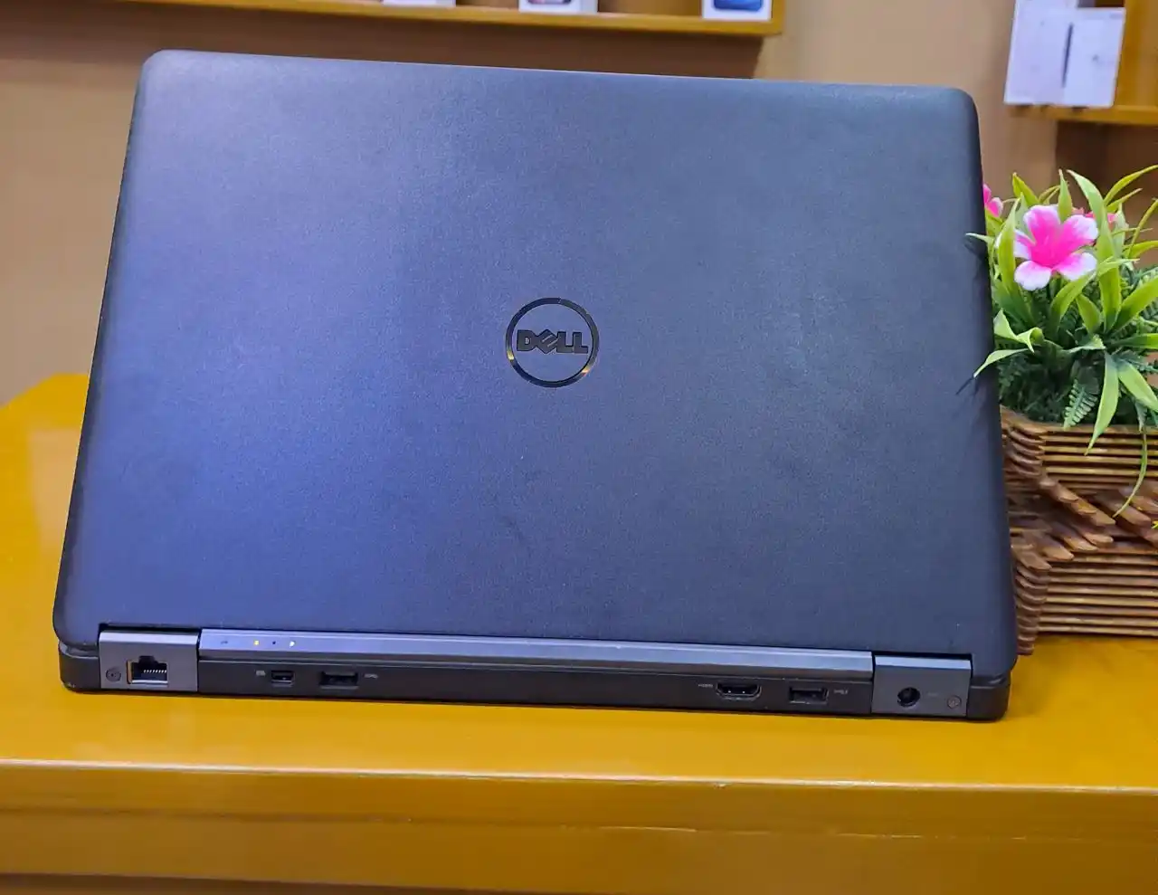 Dell  Latitude E7440 Core I5 Ram 8Gb Hdd 500 4Th  2.00Ghz Windows 10 3 Hours Charge.