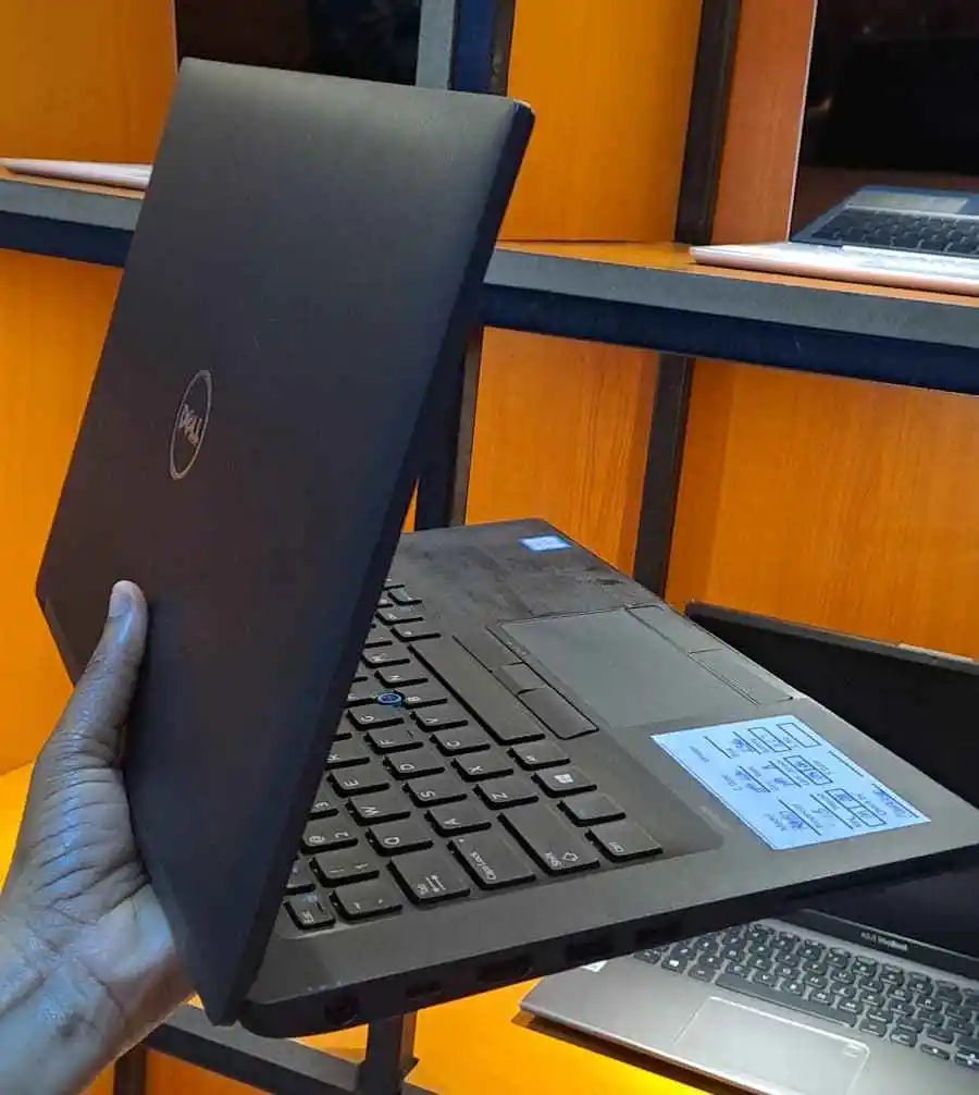  Brand Dell 7480  Processor Core I5 7Th  Speed 2.60Ghz Up To 2.7Ghz    Windows 10 Pro 64 Bit  Ram 8 Gb   Storage  256Gb   Directx 12  Non Touch   