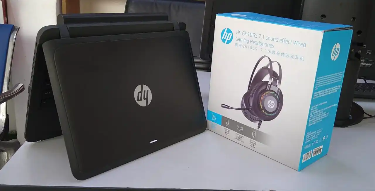 Hp 11E Intel Ram4Gb Hdd 500Gb  Inch 11.6 Ghz 1.61 4Hours Charge And Hp Headphones Microphones, Sound/Voice, Usb Port.