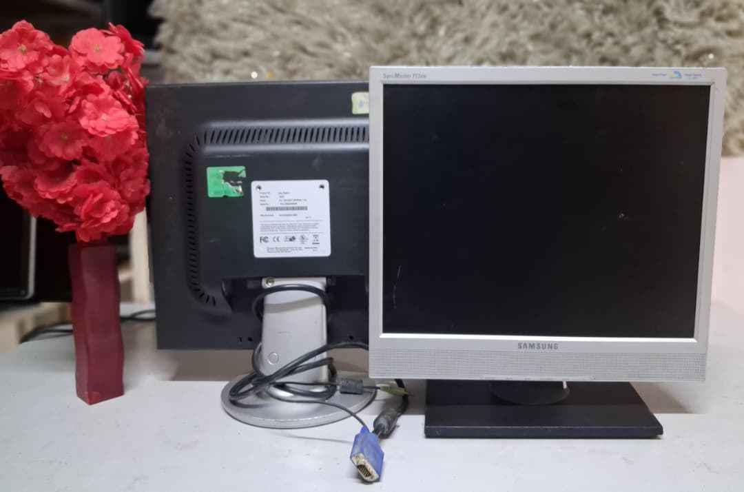 Monitor Inch 17  Offer Mouse Na Vga