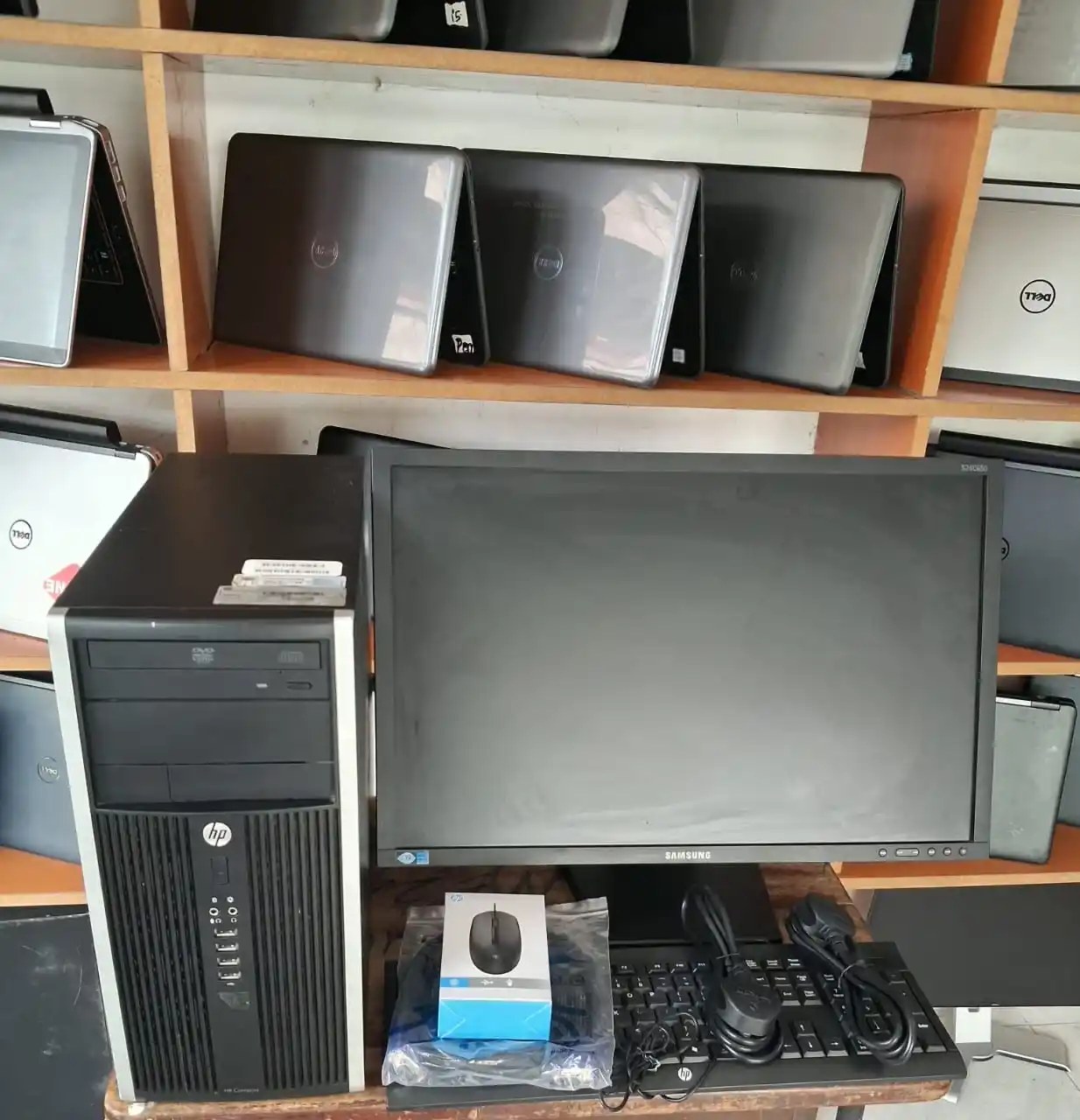 Hp Sata 4 Core I5 Ram 4Gb Hdd 500Gb Gen 2  Speed 3.10Ghz Na Kioo Inch 24 Full Set