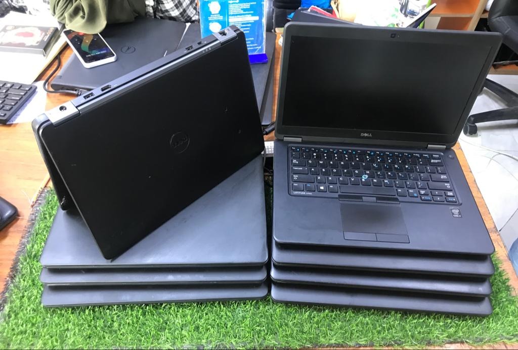Dell Latitude 7450 Core I7 5Th Gen Ram 4Gb Hdd 500 Speed 2.60Ghz Inch 13.6' 3Hrs Charge