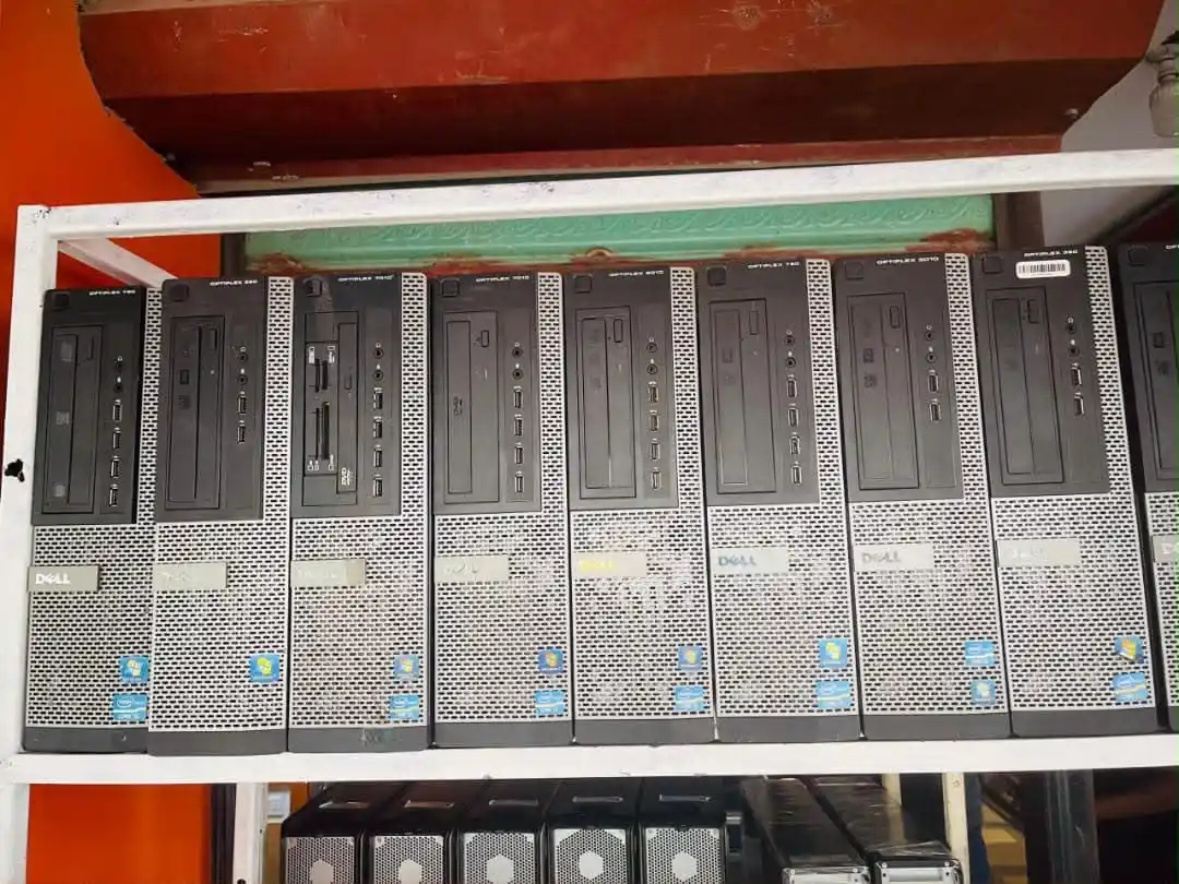 Dell Ya Kulala Mlango Mkubwa Core I3 Ram 4Gb Hdd 320Gb Speed 3.10Ghz