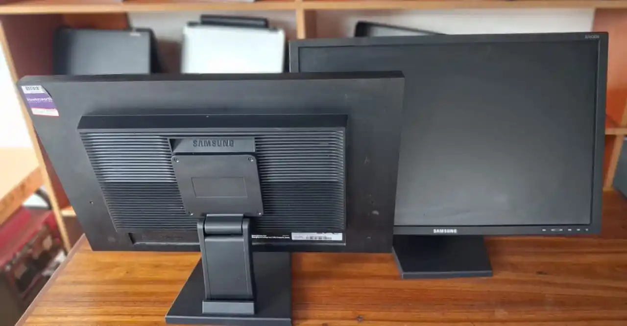 Monitor Inch 24 Samsung Port Dvi Vga Na Dp