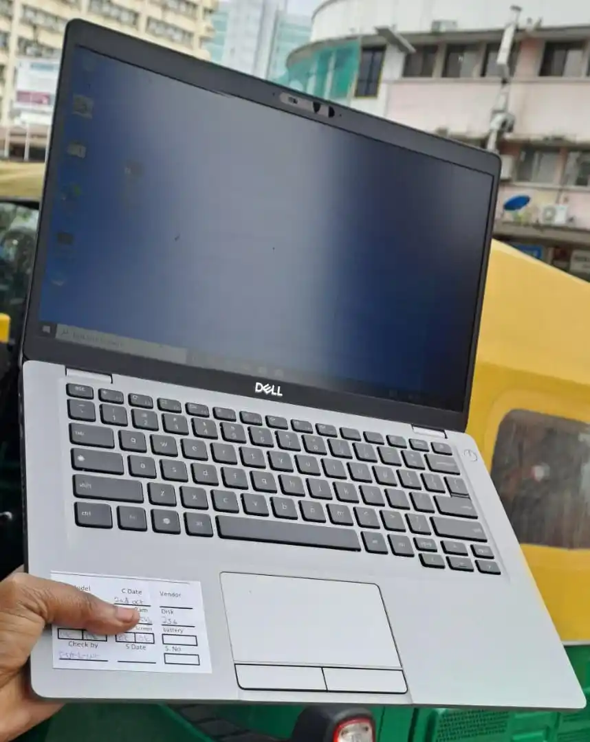 Dell 5400  Core I3 8Th Generation  Speed 2.10 Ghz 8Gb Ram Ssd 256Gb Windows 10 Pro Bit 64