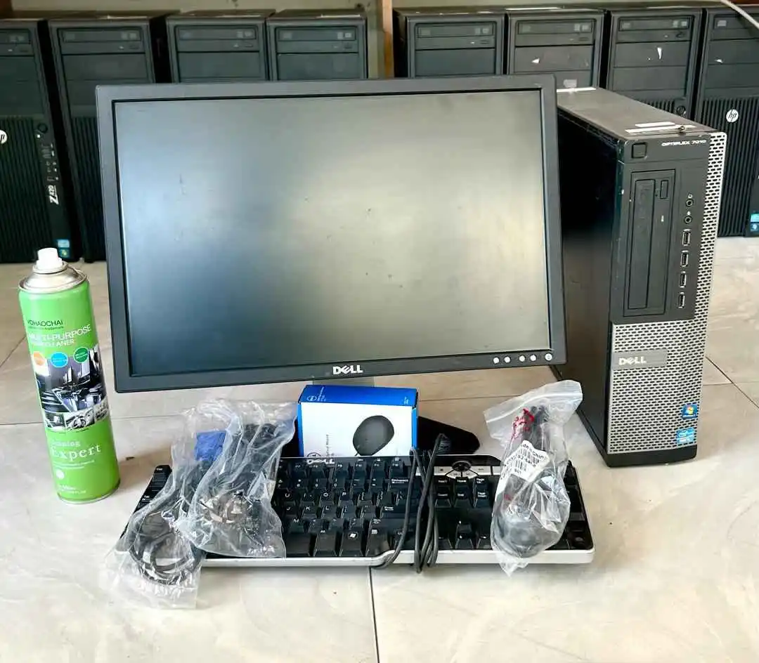 Dell Ya Kulala Mlango Mkubwa Core I5 Ram 4Gb Hdd 500Gb Gen 2 Speed 3.10Ghz Na Kioo Inch 19Full Set Unapata Na Offer Ya Cleaner  Kwa Ajil Ya Kusafishia Machine Yako